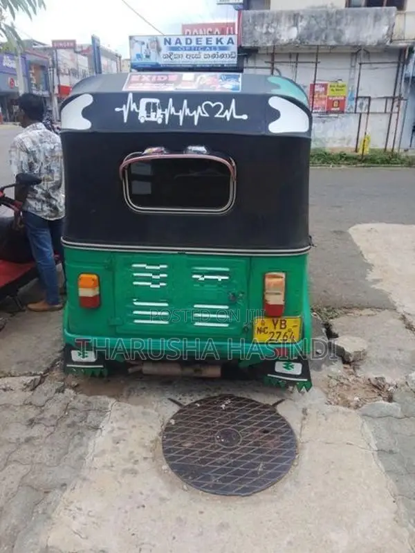 Bajaj RE 2012