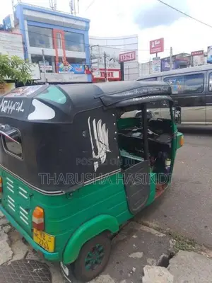 Bajaj RE 2012