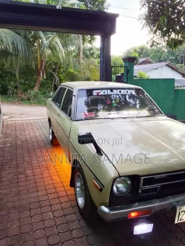 Datsun 1982