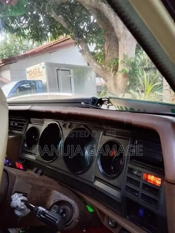 Datsun 1982