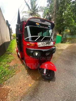Bajaj RE 2017