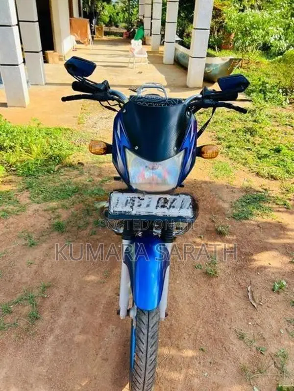 Bajaj CT100 2012