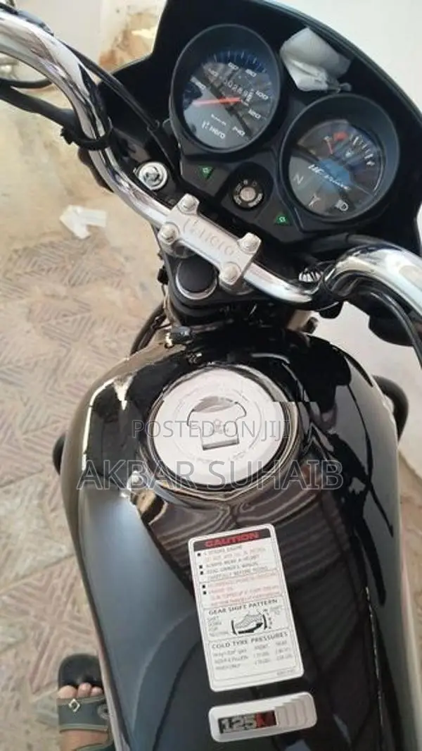 Hero HF Deluxe 2025