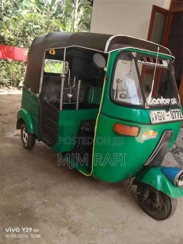Bajaj RE 2002