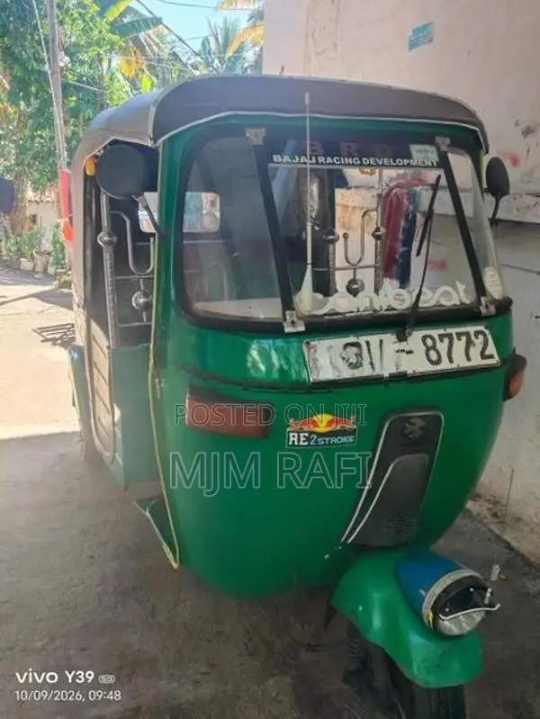 Bajaj RE 2002