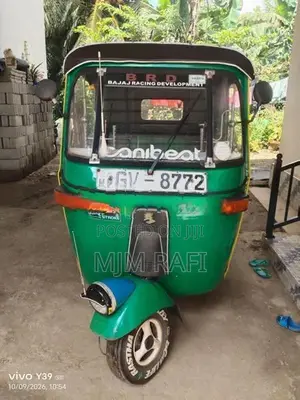 Bajaj RE 2002