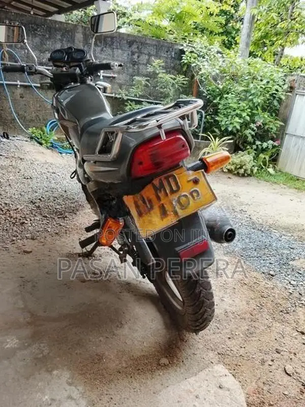 Suzuki GS 125 2005