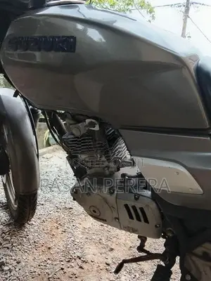 Suzuki GS 125 2005