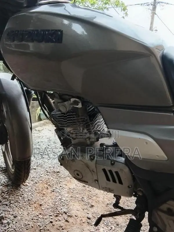 Suzuki GS 125 2005