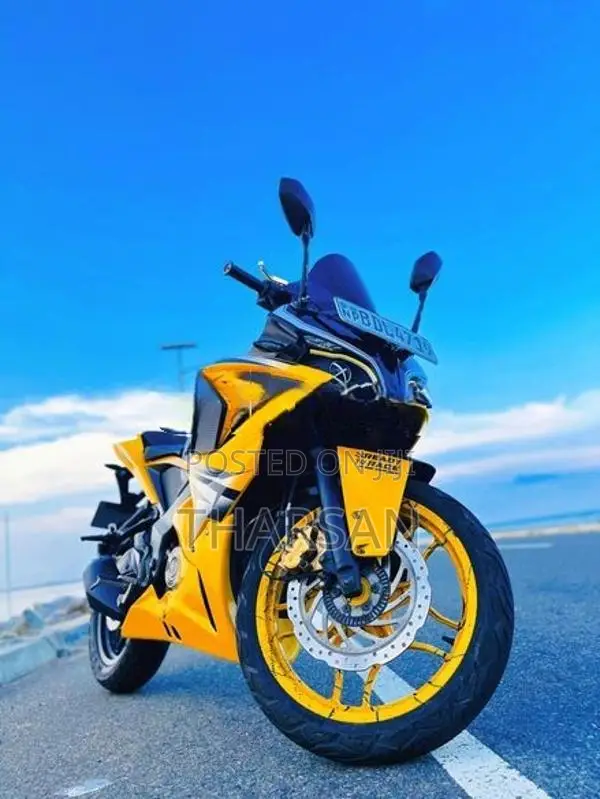 Bajaj Pulsar RS200 2016