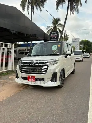 Toyota Roomy CUSTOM GT 2026