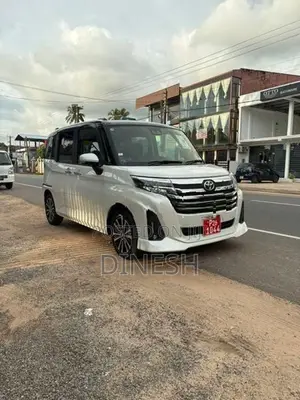 Toyota Roomy CUSTOM GT 2026