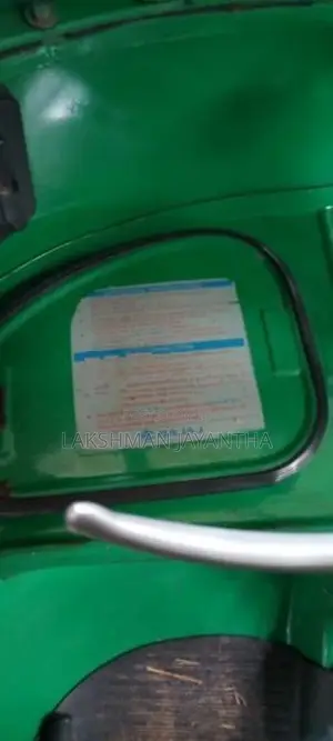 Bajaj RE 2004