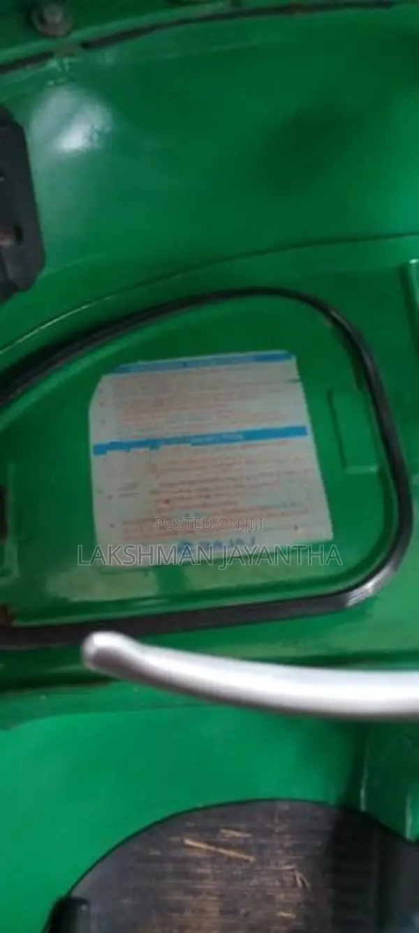 Bajaj RE 2004