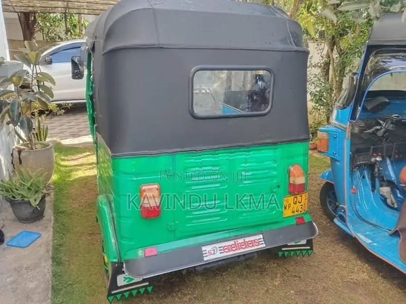Bajaj RE 2006