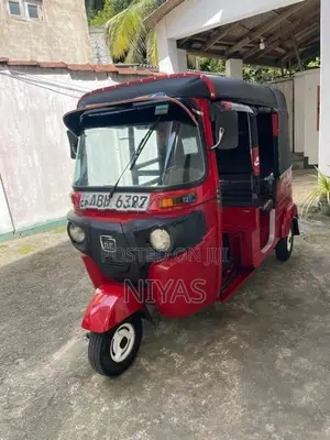 Bajaj RE 2016