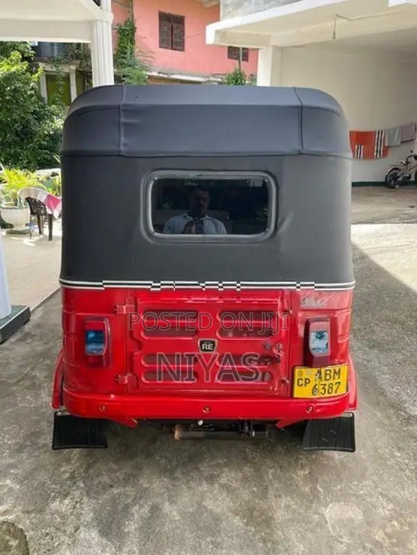 Bajaj RE 2016