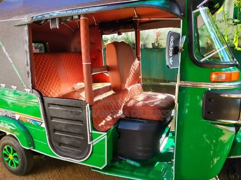 Bajaj RE Three Wheeler 2015