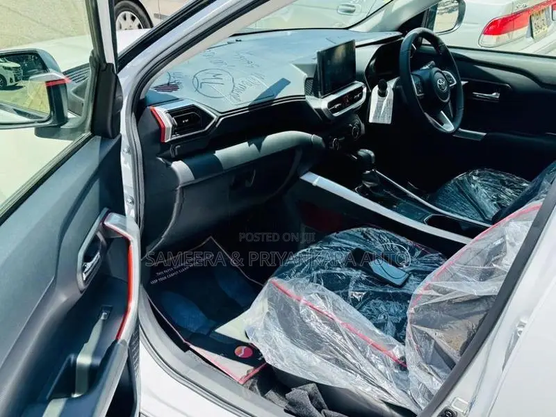 Toyota Raize Z Grade 4-Way Hybrid 2026
