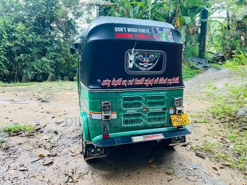Bajaj RE 2011