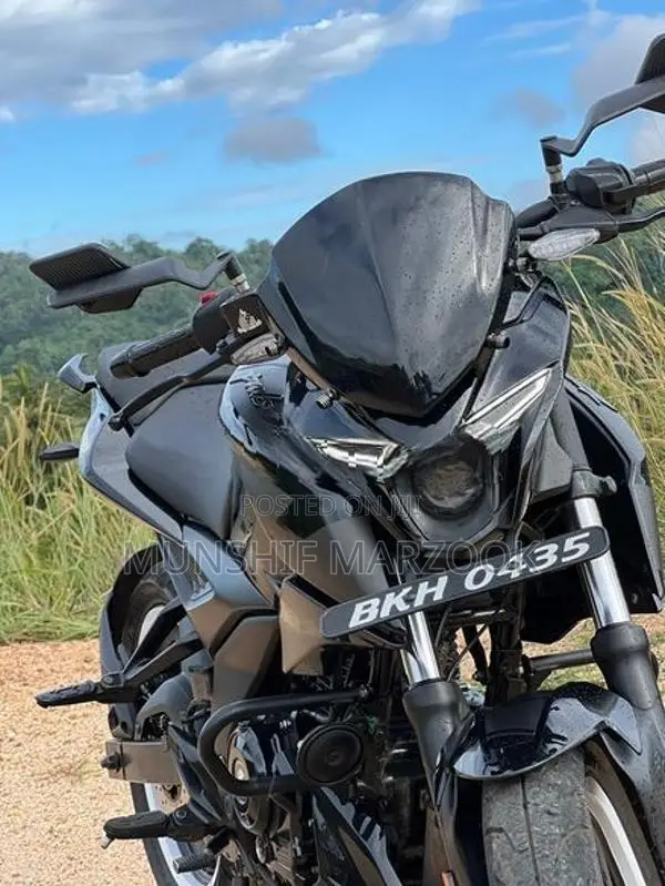 Bajaj Pulsar N160 2025