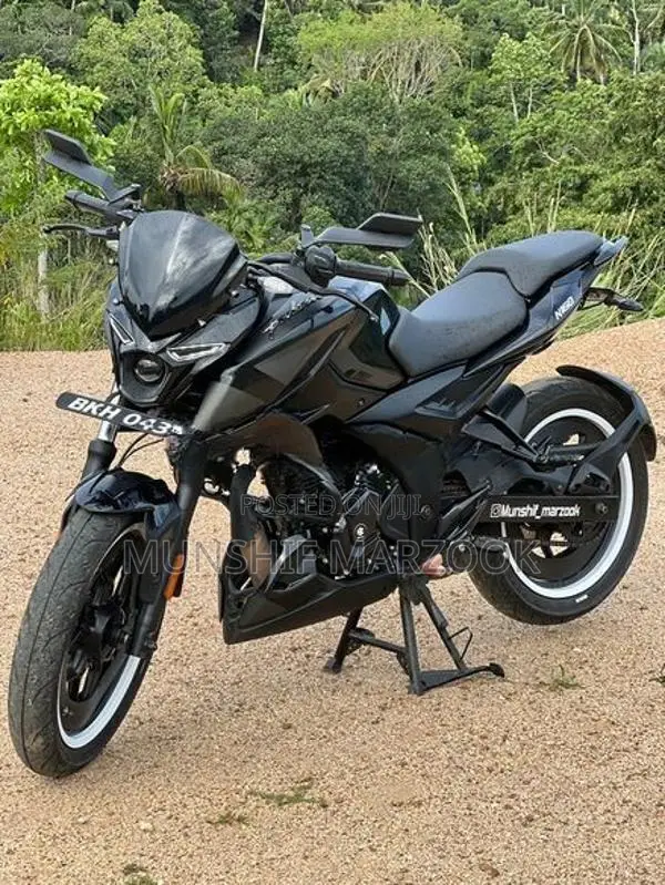 Bajaj Pulsar N160 2025