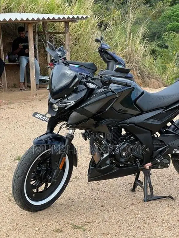 Bajaj Pulsar N160 2025