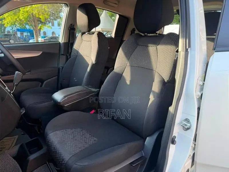 Mahindra KUV 100 2023