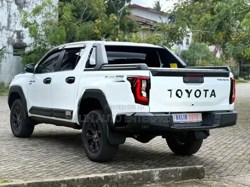 Toyota Hilux Travo Overland Plus 2026