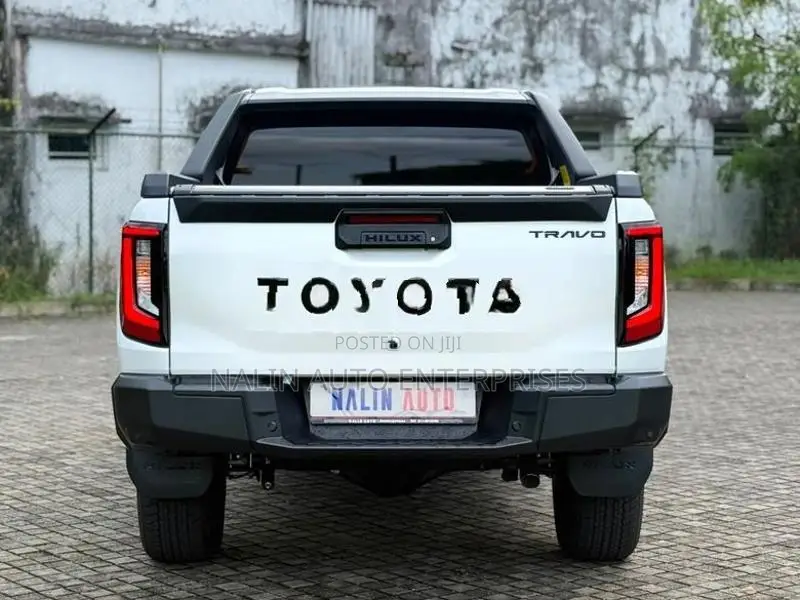 Toyota Hilux Travo Overland Plus 2026