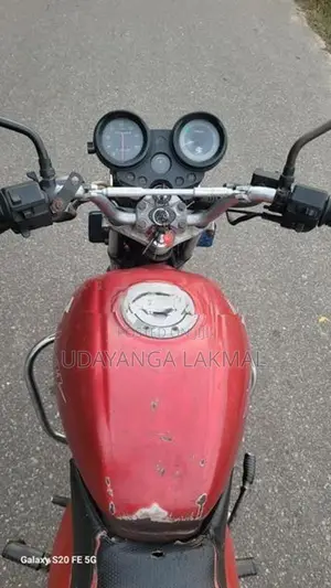 Bajaj Pulsar 180 2004