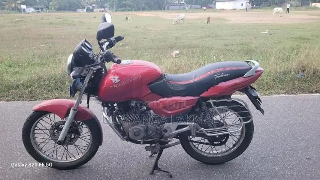 Bajaj Pulsar 180 2004