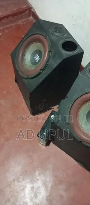 Three Wheel Speaker