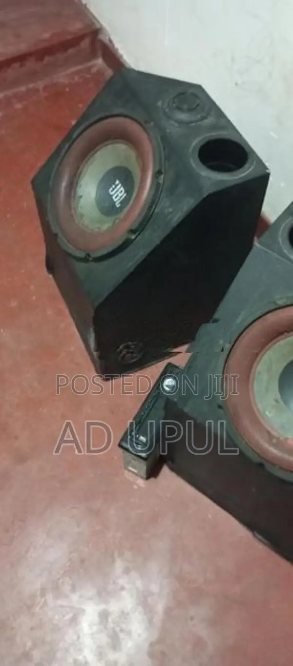 Three Wheel Speaker