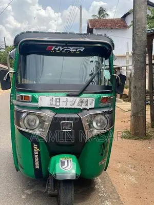 Bajaj RE 2015