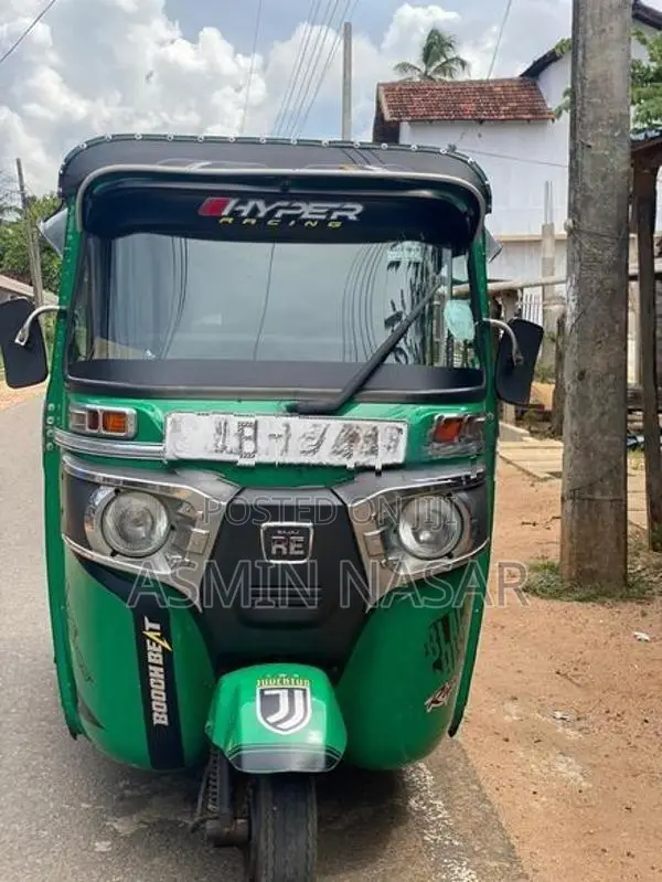 Bajaj RE 2015