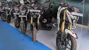 Bajaj Pulsar N160 Premium white2026 2026