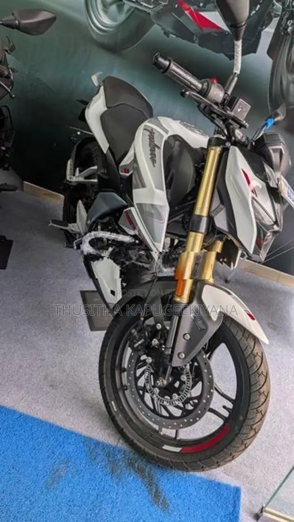 Bajaj Pulsar N160 Premium white2026 2026