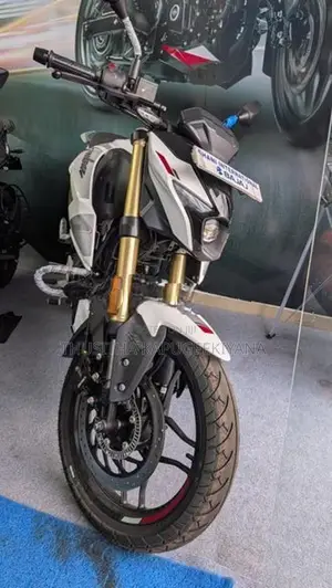 Bajaj Pulsar N160 Premium white2026 2026