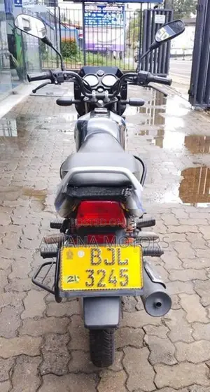Bajaj CT100 2024