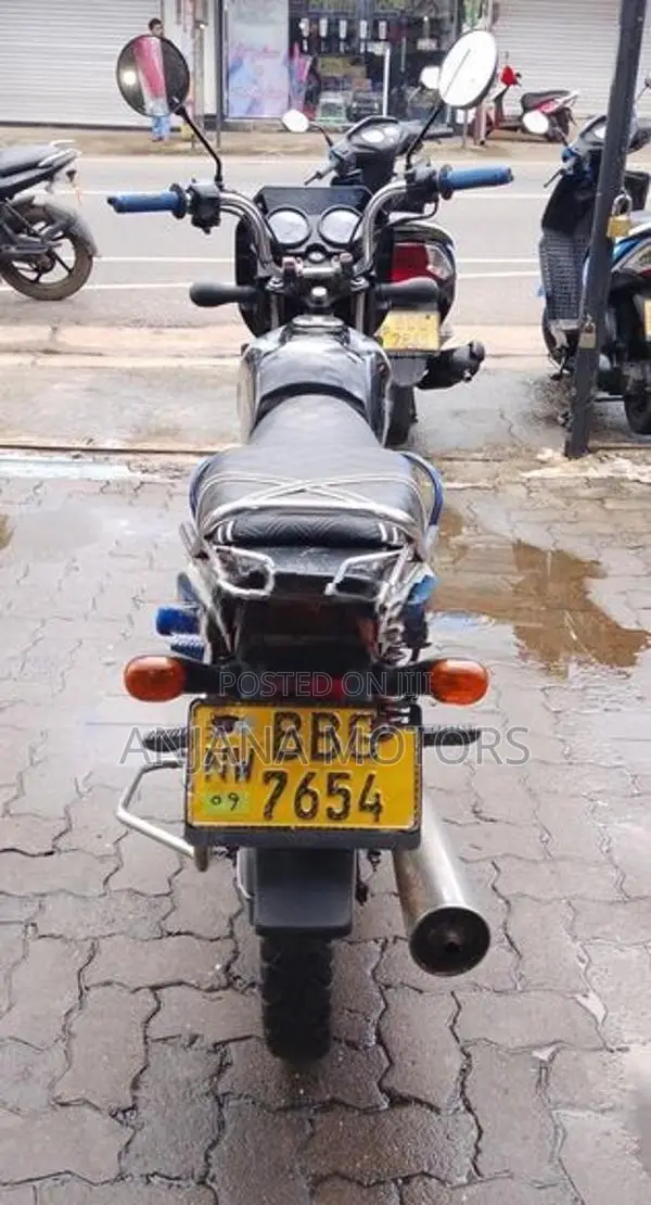 Bajaj CT100 2014