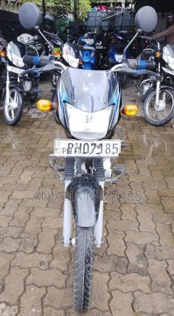 Bajaj CT100 2018