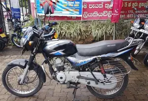 Bajaj CT100 2018