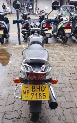 Bajaj CT100 2018