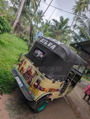 Bajaj RE 2008
