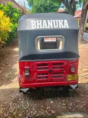 Bajaj RE 2017