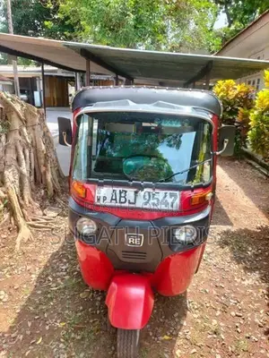 Bajaj RE 2017