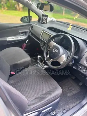 Toyota Vitz 2015