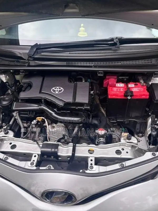 Toyota Vitz 2015