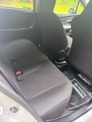 Toyota Vitz 2015
